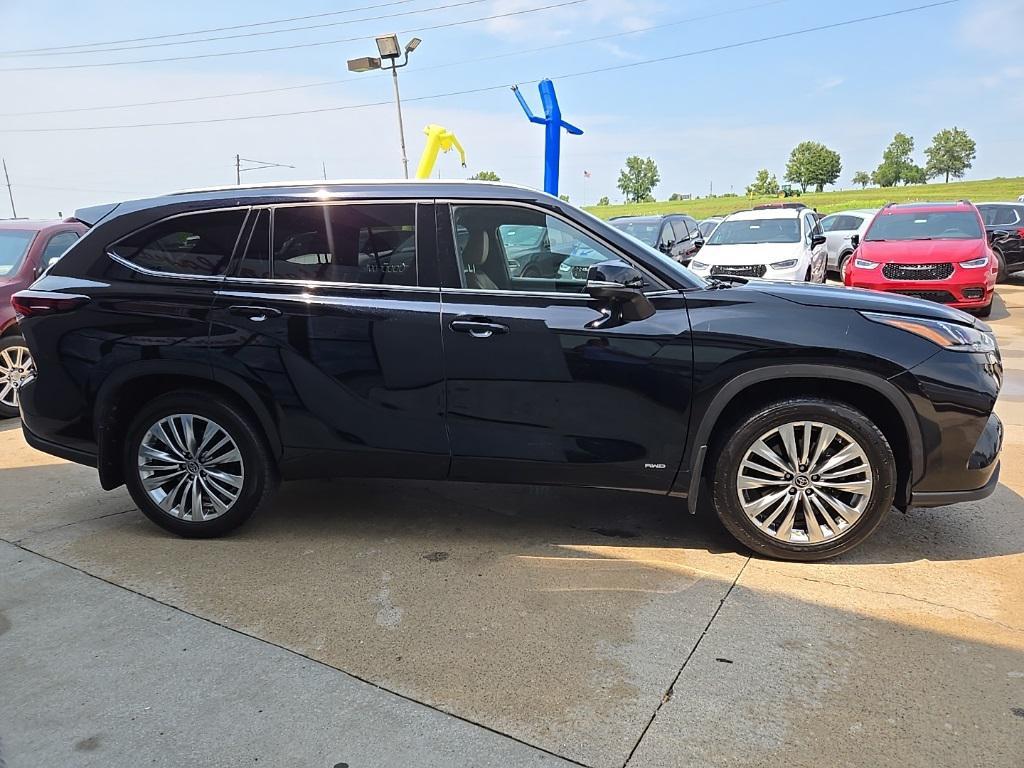 used 2024 Toyota Highlander Hybrid car, priced at $49,995