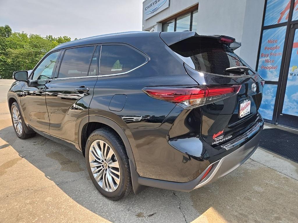 used 2024 Toyota Highlander Hybrid car, priced at $49,995