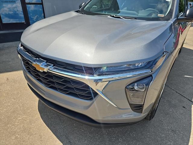 used 2025 Chevrolet Trax car, priced at $23,900