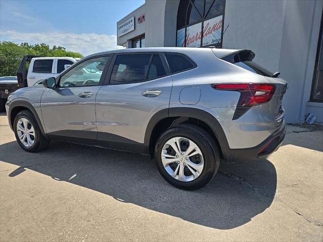 used 2025 Chevrolet Trax car, priced at $23,900