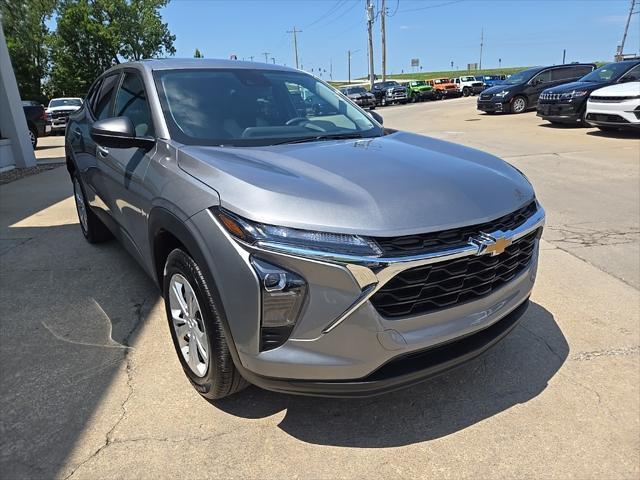 used 2025 Chevrolet Trax car, priced at $23,900