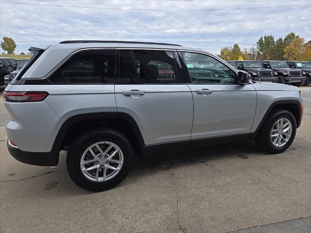 new 2025 Jeep Grand Cherokee car, priced at $37,126