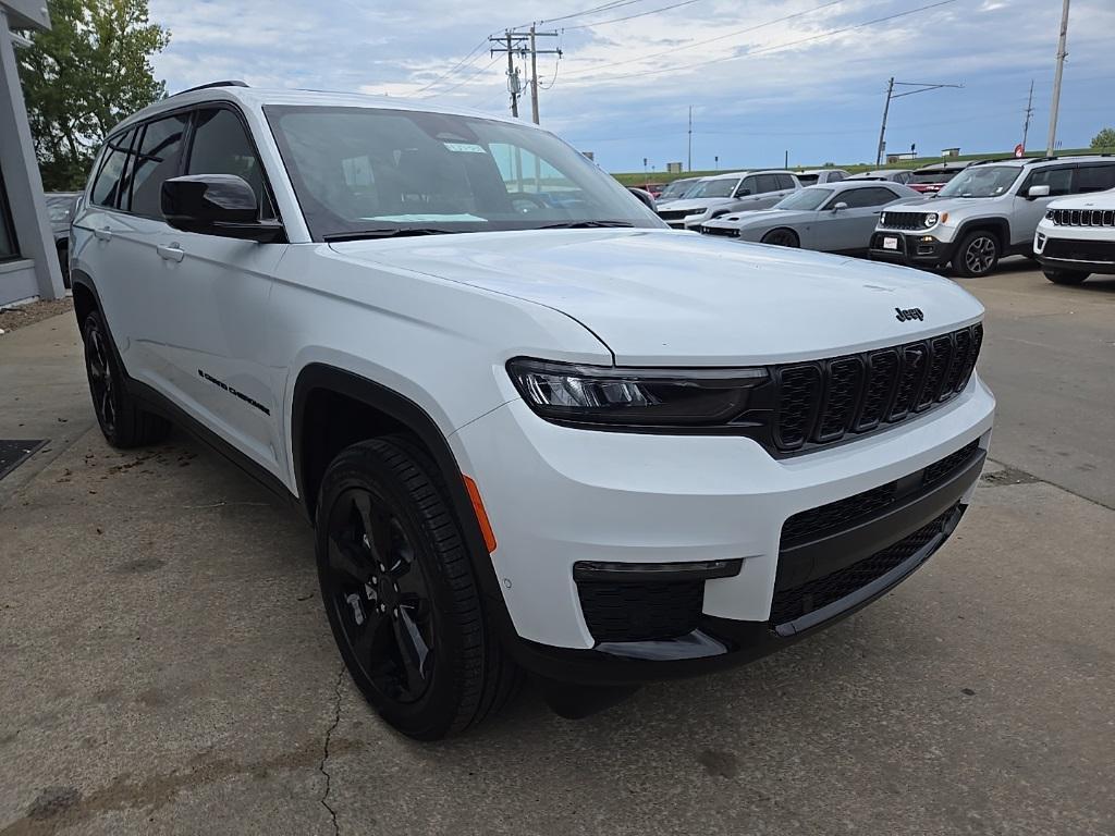 new 2025 Jeep Grand Cherokee car, priced at $46,573