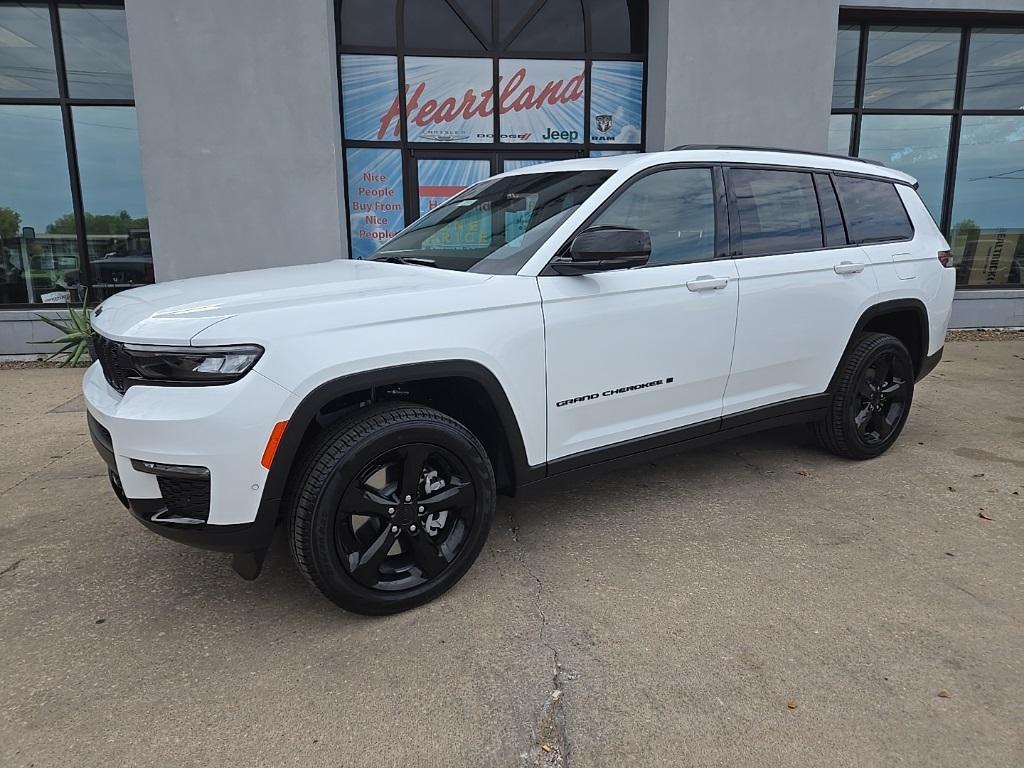 new 2025 Jeep Grand Cherokee car, priced at $46,573