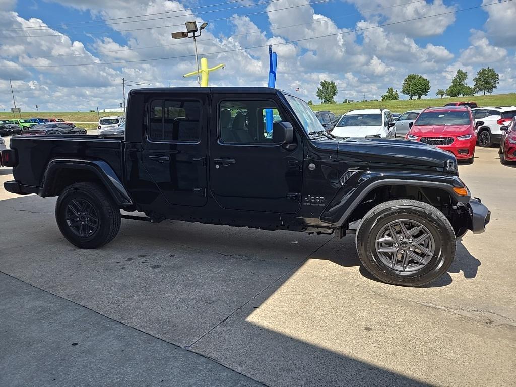 new 2025 Jeep Gladiator car, priced at $44,048