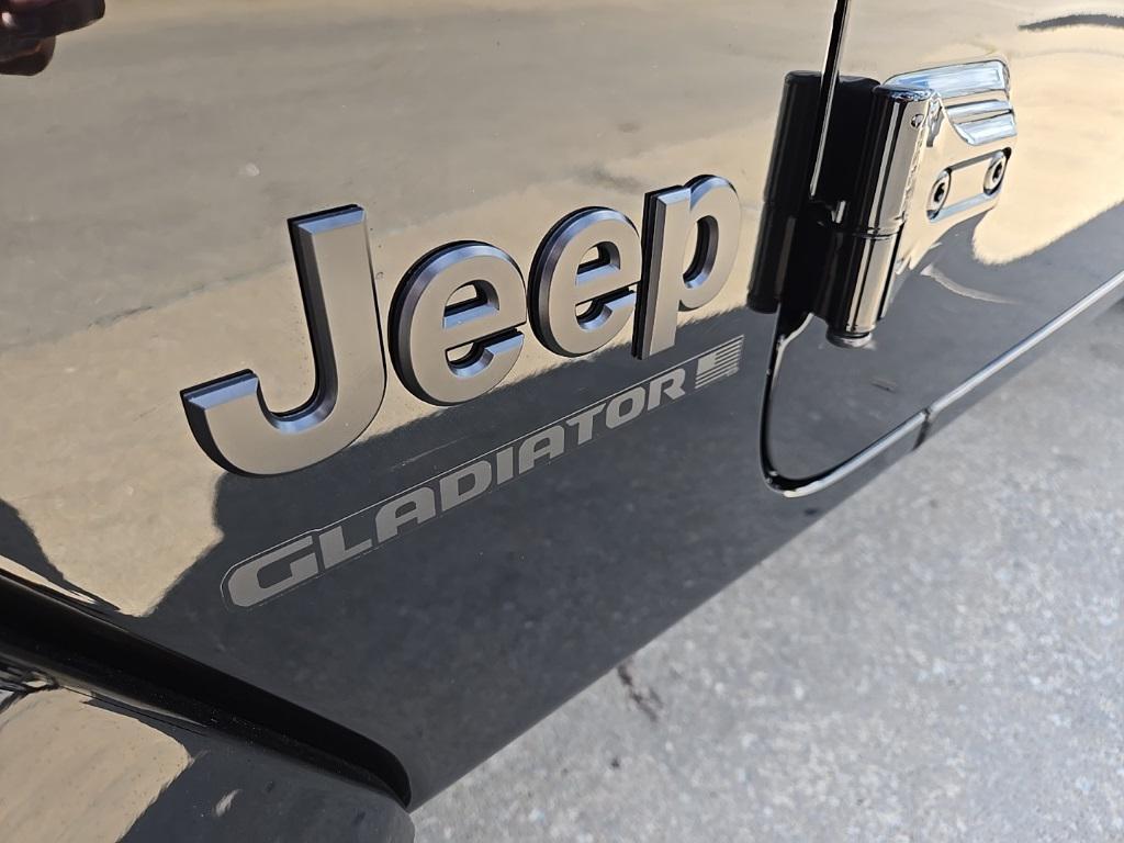 new 2025 Jeep Gladiator car, priced at $44,048