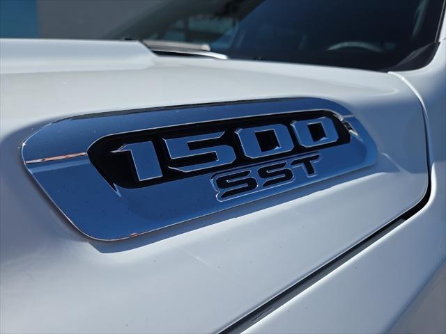 new 2025 Ram 1500 car, priced at $47,362
