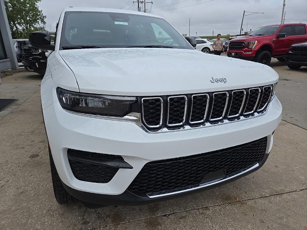 new 2025 Jeep Grand Cherokee car, priced at $32,801