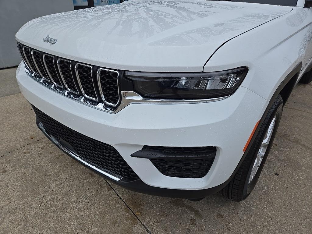 new 2025 Jeep Grand Cherokee car, priced at $32,801