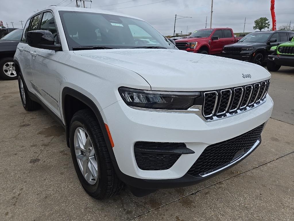 new 2025 Jeep Grand Cherokee car, priced at $32,801