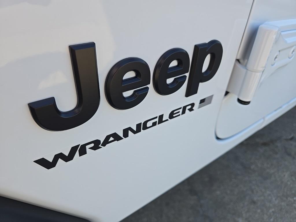 new 2025 Jeep Wrangler car, priced at $41,673