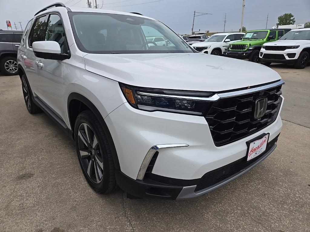 used 2023 Honda Pilot car, priced at $45,988