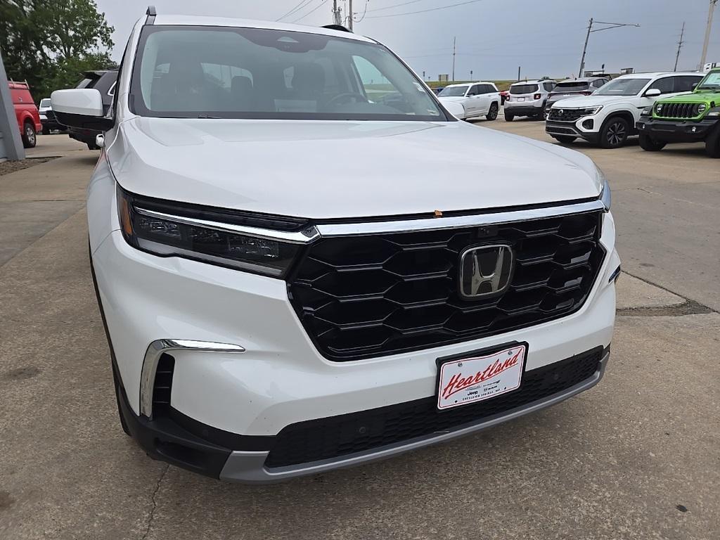 used 2023 Honda Pilot car, priced at $45,988