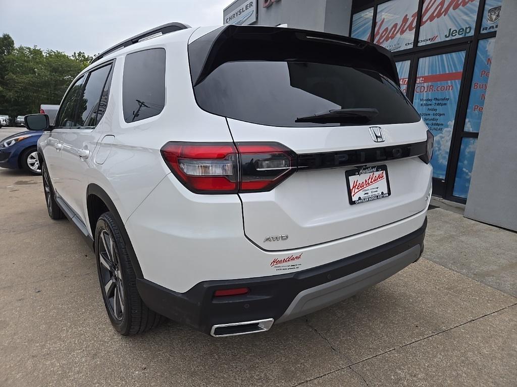 used 2023 Honda Pilot car, priced at $45,988