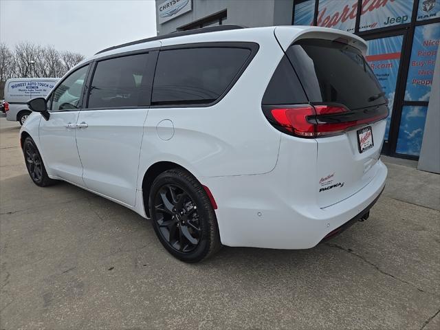 new 2024 Chrysler Pacifica car, priced at $47,474