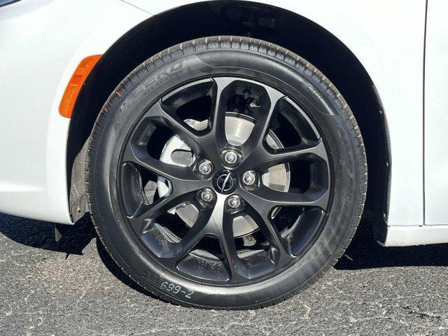 new 2024 Chrysler Pacifica car