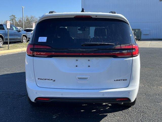 new 2024 Chrysler Pacifica car