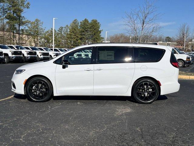 new 2024 Chrysler Pacifica car