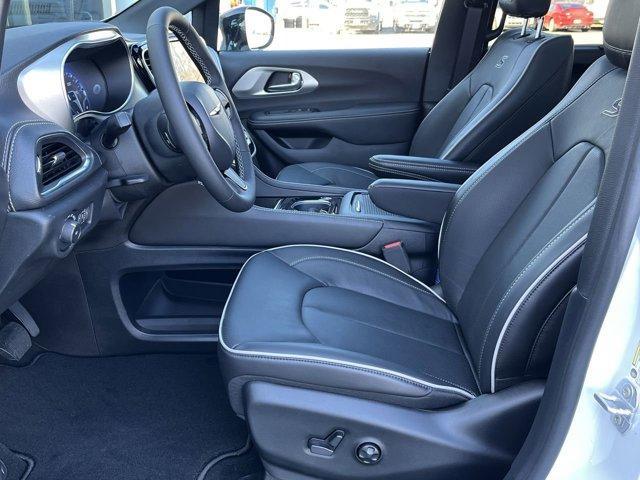 new 2024 Chrysler Pacifica car