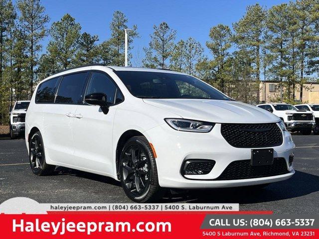 new 2024 Chrysler Pacifica car