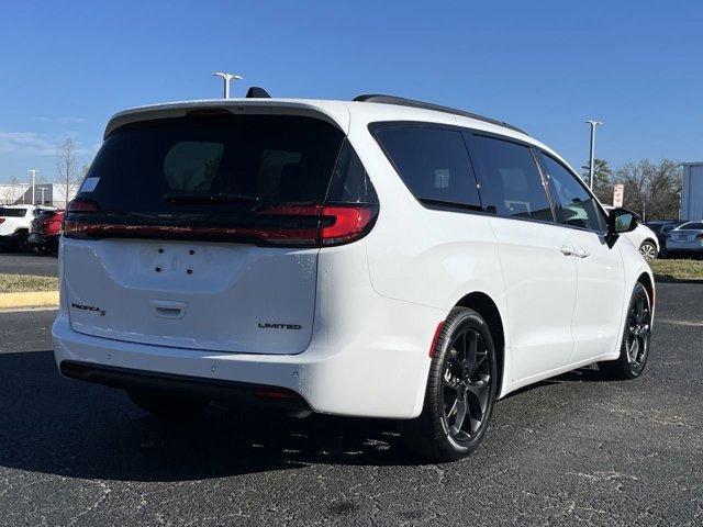 new 2024 Chrysler Pacifica car