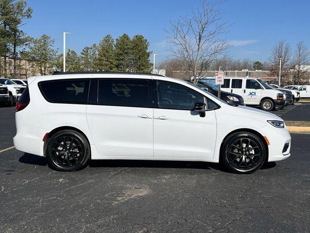 new 2024 Chrysler Pacifica car