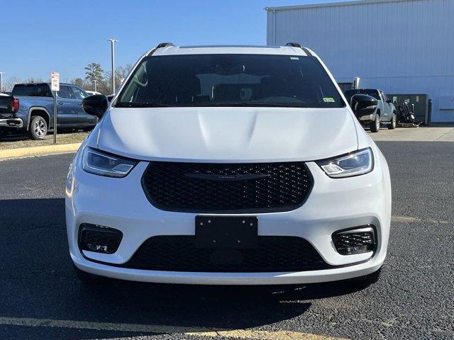 new 2024 Chrysler Pacifica car