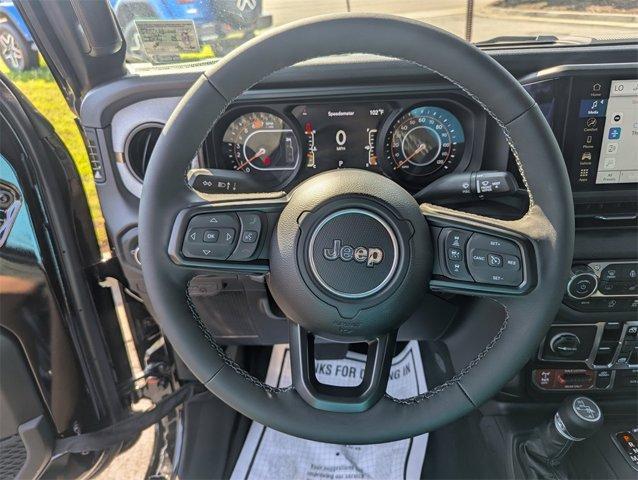 new 2025 Jeep Wrangler car, priced at $45,121