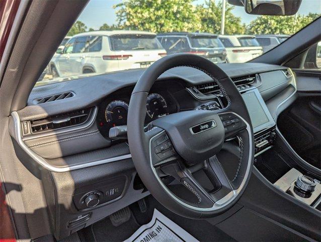 new 2025 Jeep Grand Cherokee car, priced at $41,595