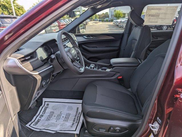 new 2025 Jeep Grand Cherokee car, priced at $41,595