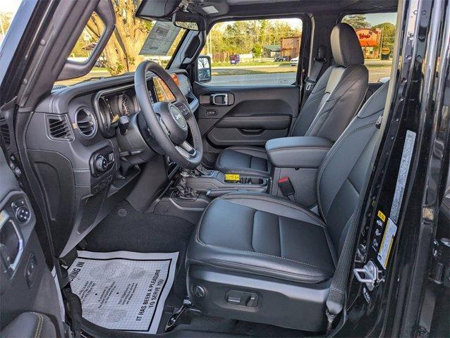 new 2025 Jeep Gladiator car, priced at $45,987