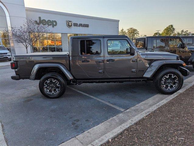new 2025 Jeep Gladiator car, priced at $45,987
