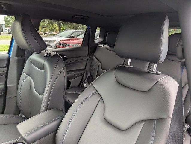 new 2025 Jeep Compass car, priced at $33,077