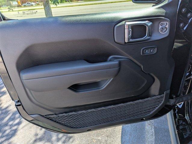 new 2025 Jeep Wrangler car, priced at $46,103