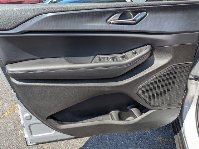 new 2025 Jeep Grand Cherokee L car, priced at $39,075