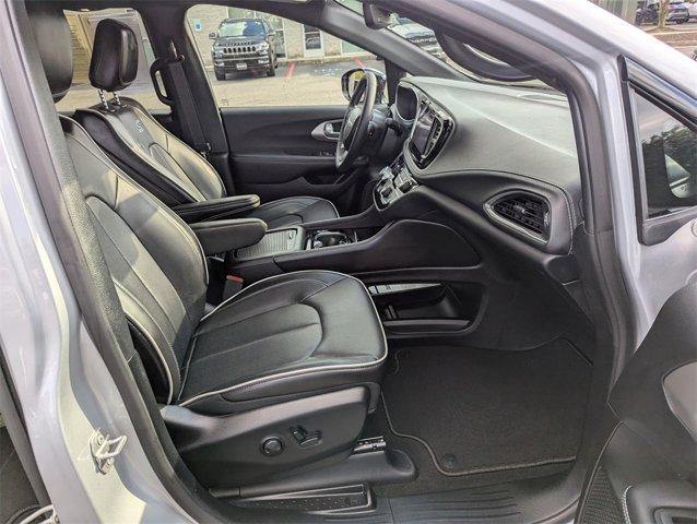 used 2024 Chrysler Pacifica car, priced at $39,000