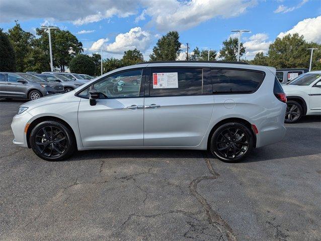 used 2024 Chrysler Pacifica car, priced at $39,000