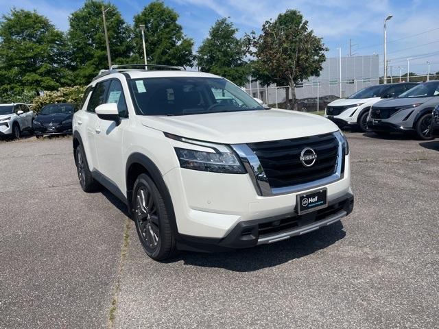 new 2024 Nissan Pathfinder car, priced at $44,271