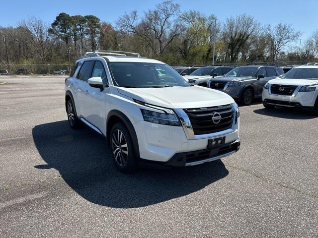 new 2024 Nissan Pathfinder car, priced at $49,359