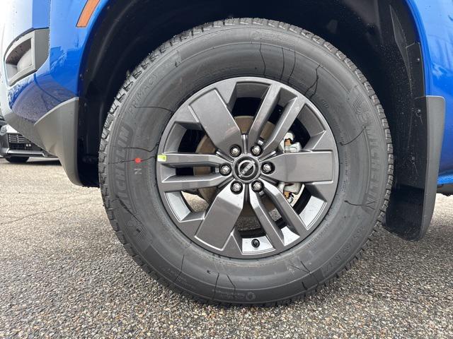 new 2025 Nissan Frontier car, priced at $39,814