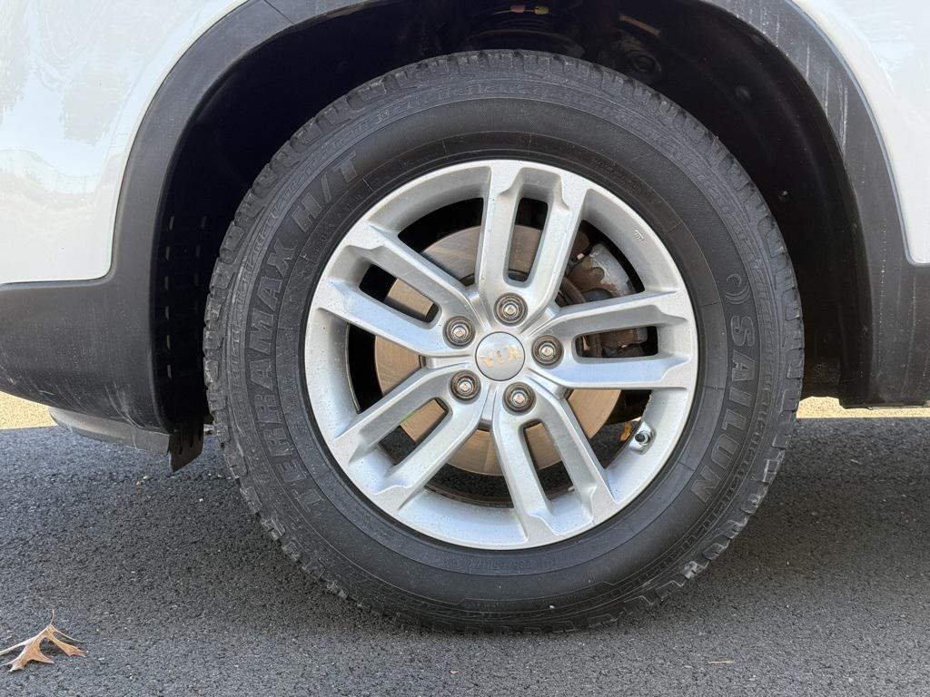 used 2014 Kia Sorento car, priced at $8,888