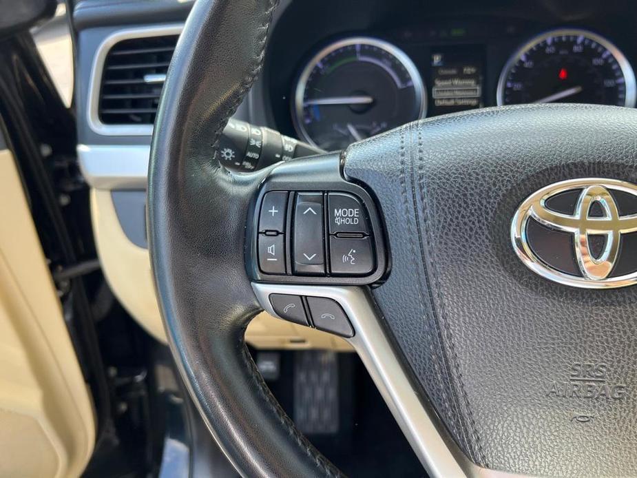 used 2019 Toyota Highlander Hybrid car, priced at $31,872