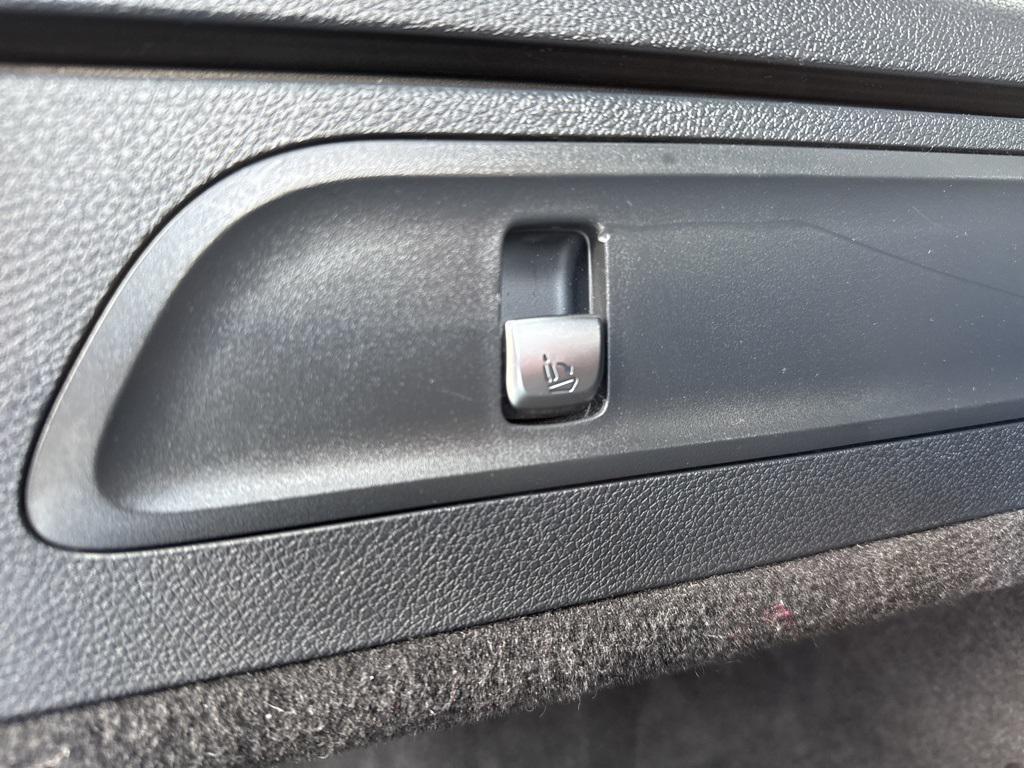 used 2019 Mercedes-Benz GLC 300 car, priced at $18,987