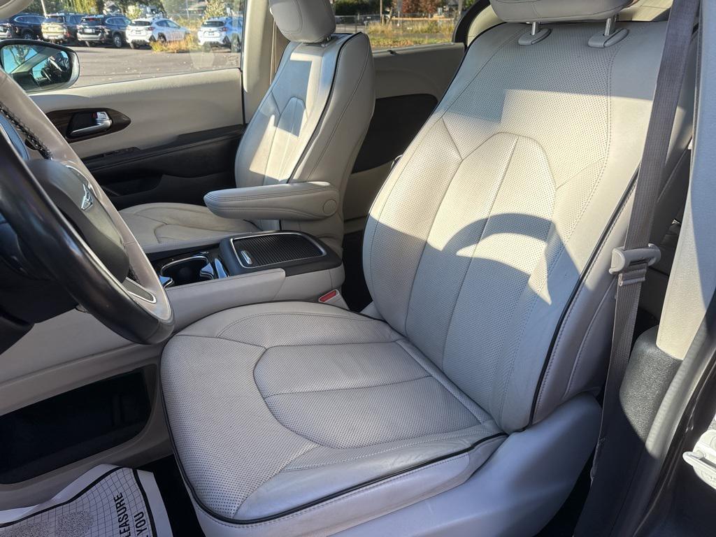 used 2021 Chrysler Pacifica car, priced at $28,986