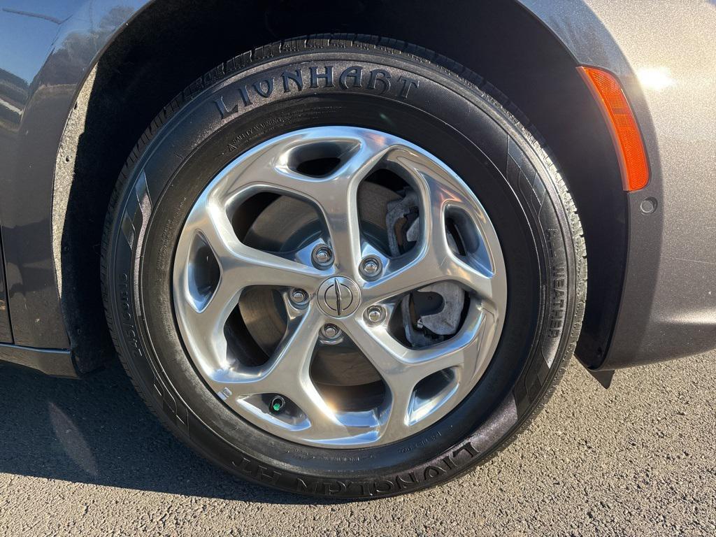 used 2021 Chrysler Pacifica car, priced at $28,986