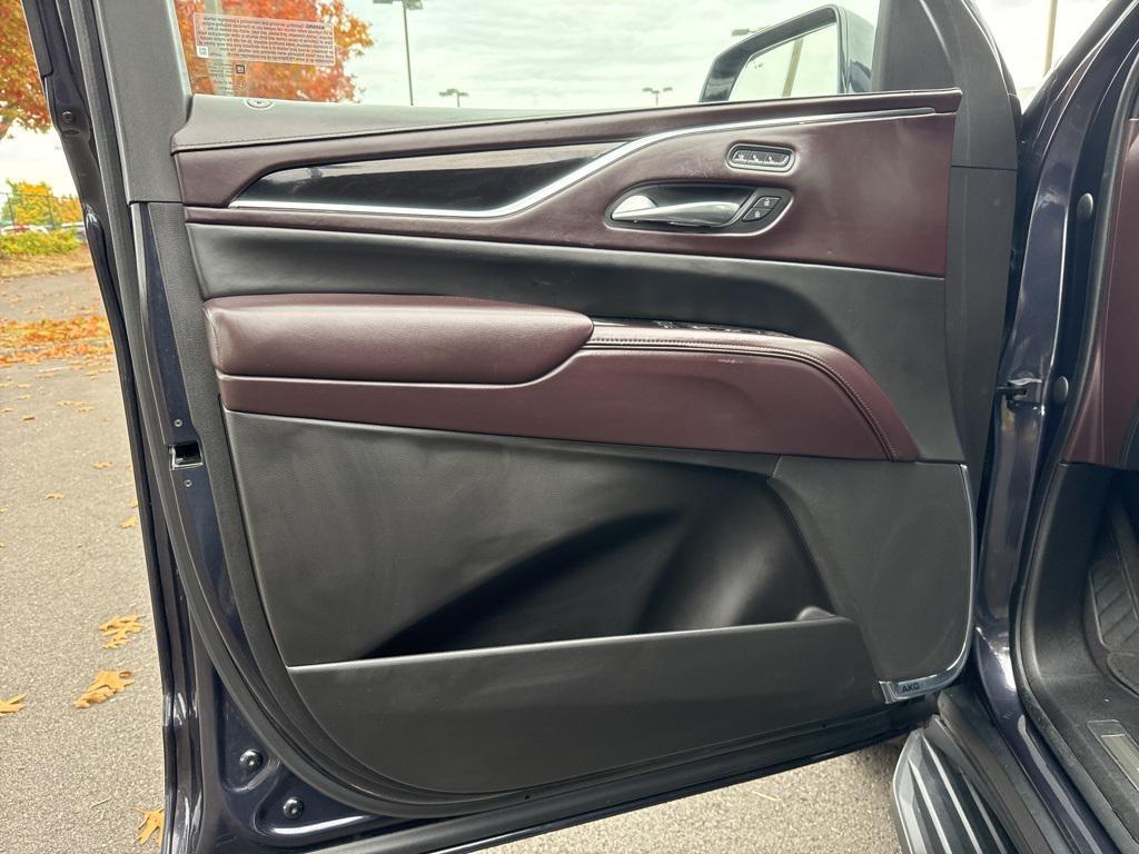 used 2022 Cadillac Escalade ESV car, priced at $63,267