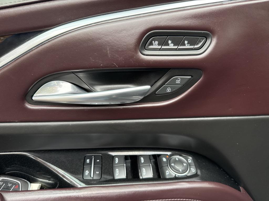 used 2022 Cadillac Escalade ESV car, priced at $63,267