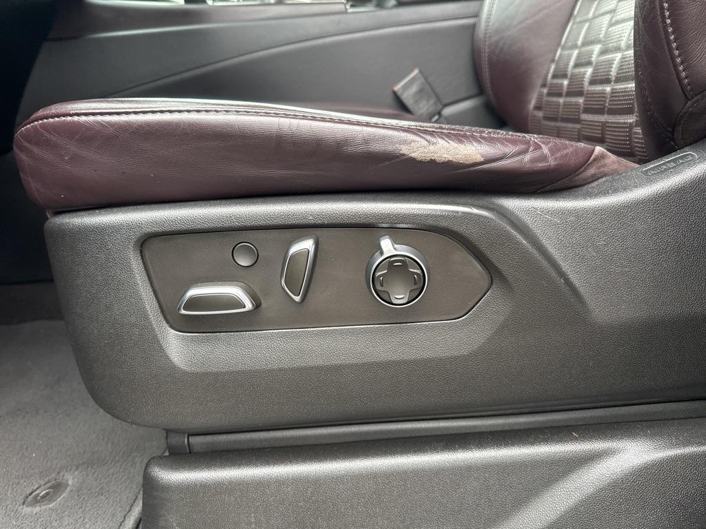 used 2022 Cadillac Escalade ESV car, priced at $63,267