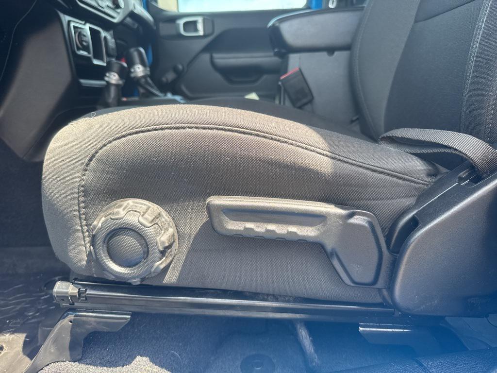 used 2022 Jeep Wrangler Unlimited car, priced at $31,640