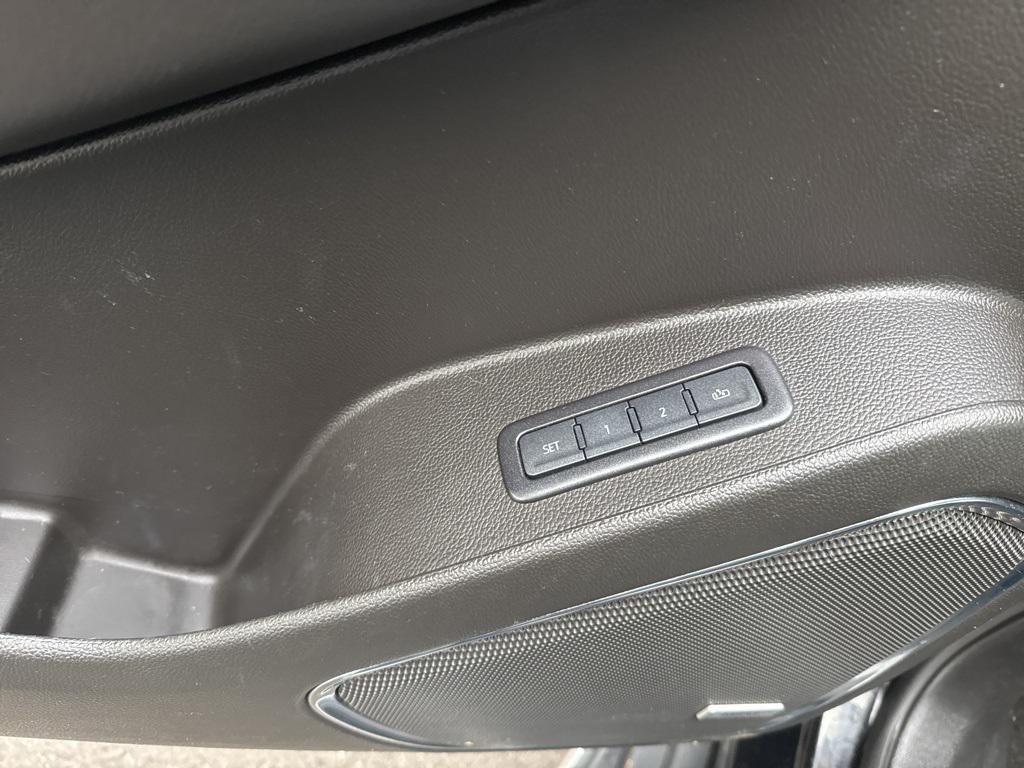 used 2018 GMC Yukon car, priced at $28,986